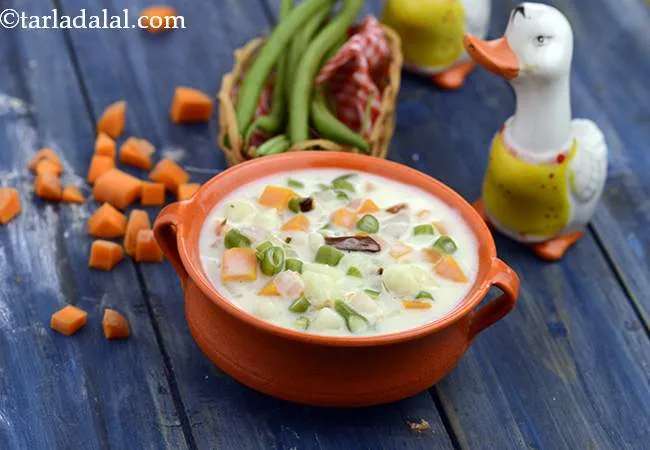  Vegetable Stew ( Idlis and Dosas)