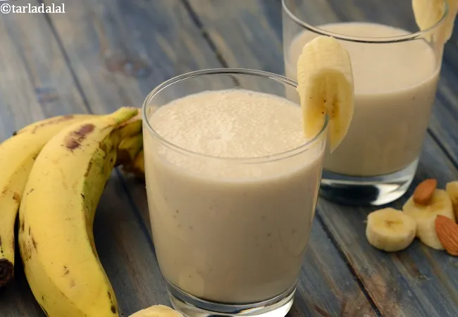 almond banana smoothie | healthy almond banana smoothie | almond banana smoothie with dates |