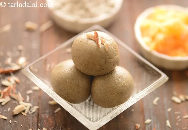 bajra ladoo recipe | kuler ladoo | instant no cook bajra atta ladoo | Indian millet flour laddu |