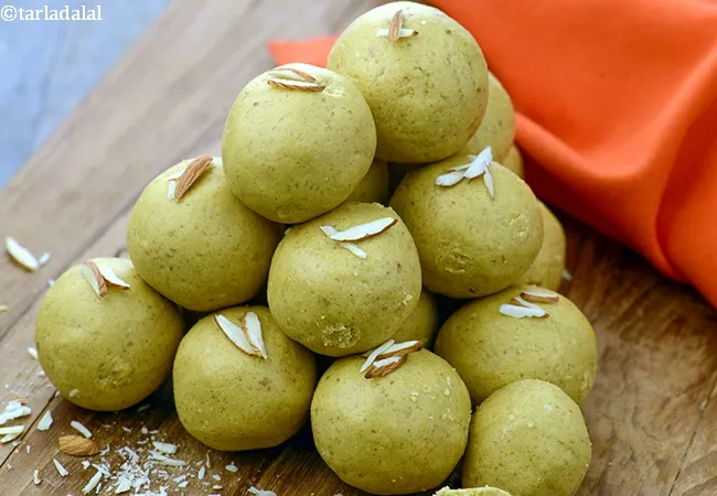 besan ladoo recipe | besan ke ladoo | besan ladoo |