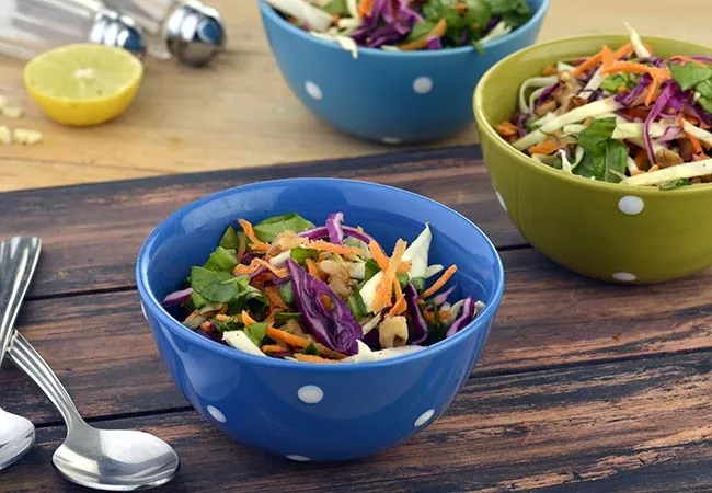 cabbage and spinach salad recipe | Indian cabbage, carrot and spinach with garlic | zero oil healthy salad |