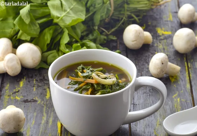 carrot mushroom and spinach soup recipe | healthy spinach mushroom carrot clear soup | quick Indian vegetable clear soup |