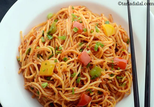 chilli garlic noodles recipe | Indian style chilli garlic noodles | Indo-Chinese chilli garlic noodles | veg chilli garlic noodles |