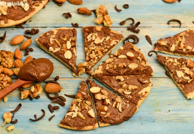 chocolate pizza recipe | Indian style chocolate pizza | how to make chocolate pizza at home | chocolate dessert |