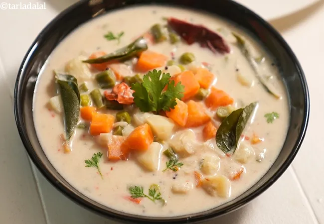 coconut stew recipe | coconut vegetable stew | South Indian coconut stew | Thenga Curry |