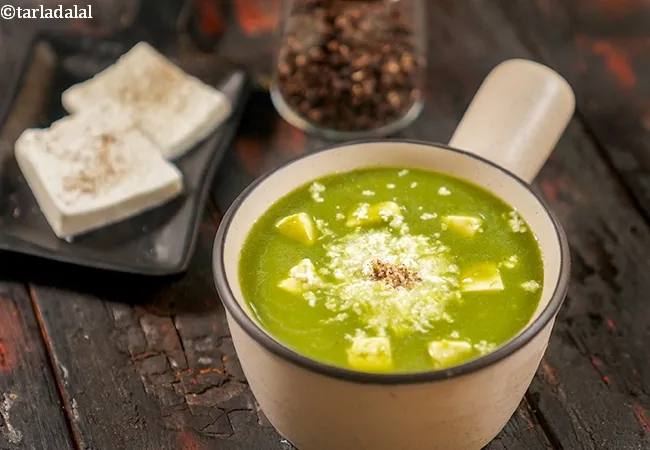 dal and paneer soup recipe | palak paneer soup | healthy moong dal and paneer soup |