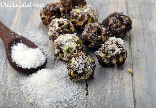 date and nut coconut cocoa balls recipe | healthy date and coconut balls | choco coconut energy balls | date balls healthy Indian dessert |