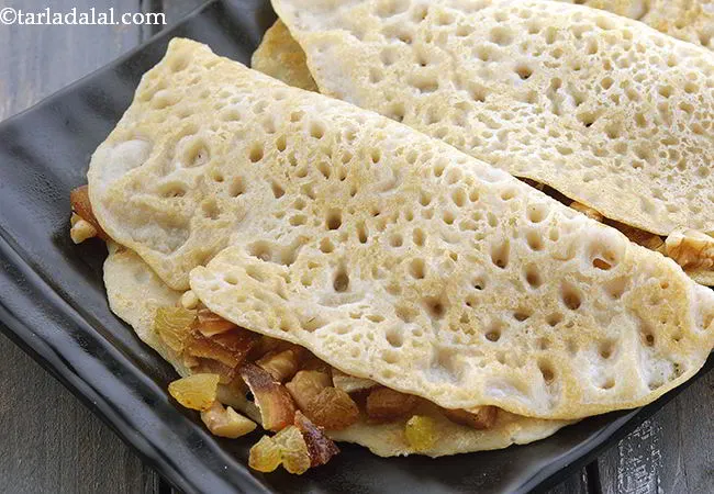 date pancakes recipe | eggless date pancakes | Indian date pancakes with nuts | healthy whole wheat khajur pancakes |