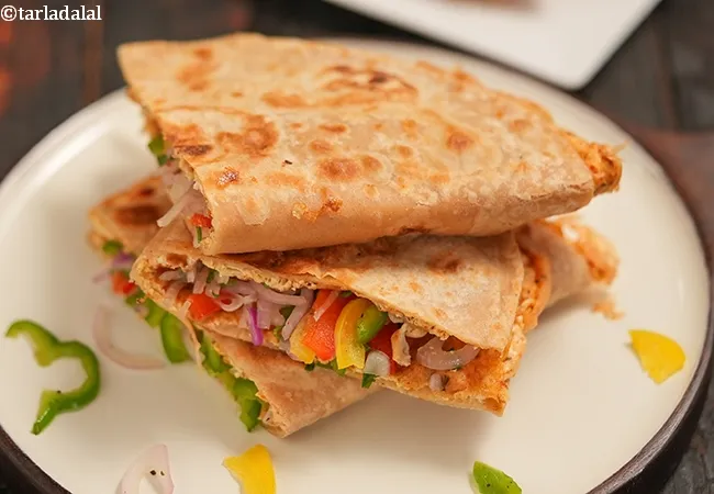 egg and vegetable quesadilla recipe | Indian style egg quesadilla | egg veggie wrap