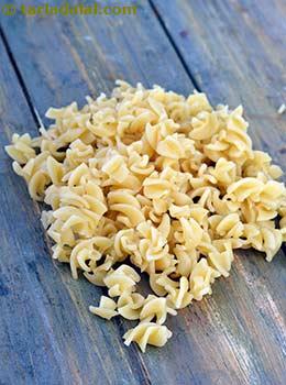 cooked and chopped fusilli
