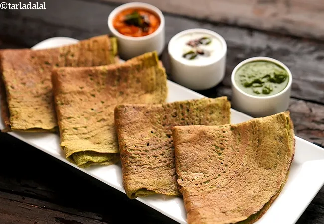 green moong dal chilla recipe | healthy mag ni dal na cheela | protein rich green lentil crepe |