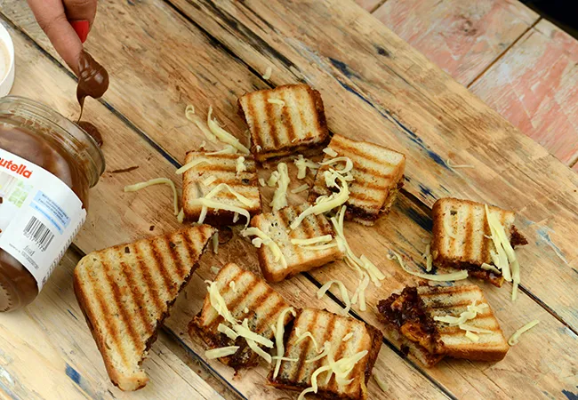 Grilled Chocolate Cheese Sandwich
