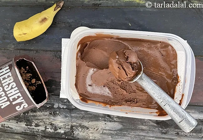 healthy Indian chocolate ice cream | chocolate banana ice cream | 3 ingredient chocolate ice cream | no sugar chocolate ice cream | ice cream made in Vitamix |
