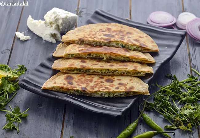 healthy cabbage paneer paratha recipe | jain cabbage and paneer paratha | paneer and cabbage paratha |