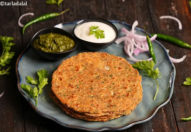 jowar bajra thalipeeth recipe | healthy jowar thalipeeth | Maharashtrian multigrain thalipeeth |