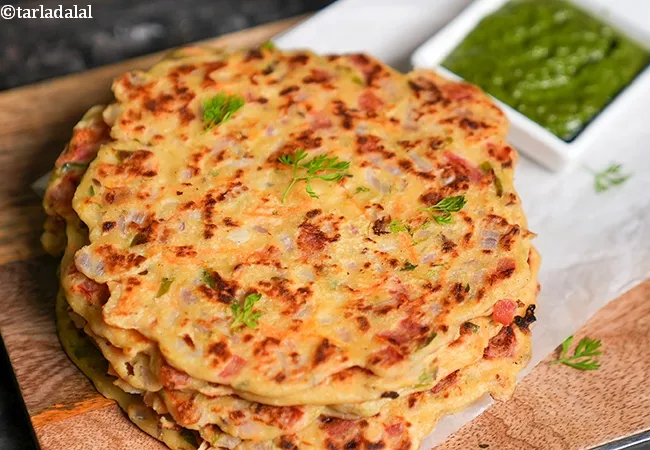 jowar uttapam recipe | instant jowar uttapam | jowar flour pancake with vegetables | jowar chilla