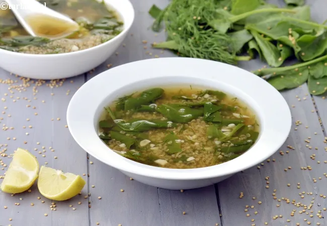 lemony quinoa and baby spinach soup recipe | quinoa and dill soup | healthy Indian quinoa baby spinach soup