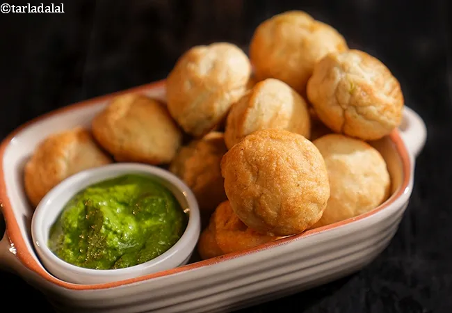 low calorie medu vada | non fried medu vada | medu vada appe | healthy urad dal vada |
