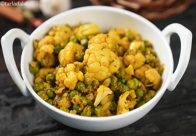 masala cauliflower with green peas recipe | healthy cauliflower peas masala | masala gobi matar sabzi | Indian style gobi matar