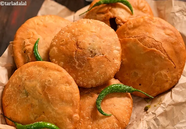 मटर की कचौरी रेसिपी | राजस्थानी वटाना कचोरी | हरी मटर की कचौरी | Matar ki Kachori, Rajasthani Vatana Kachori, Green Peas Kachori