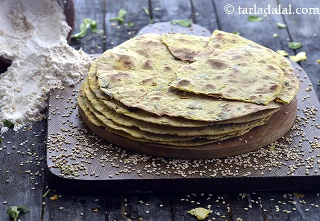 methi khakhra recipe | whole wheat methi khakhra | Gujarati methi khakhra | fenugreek flat bread |