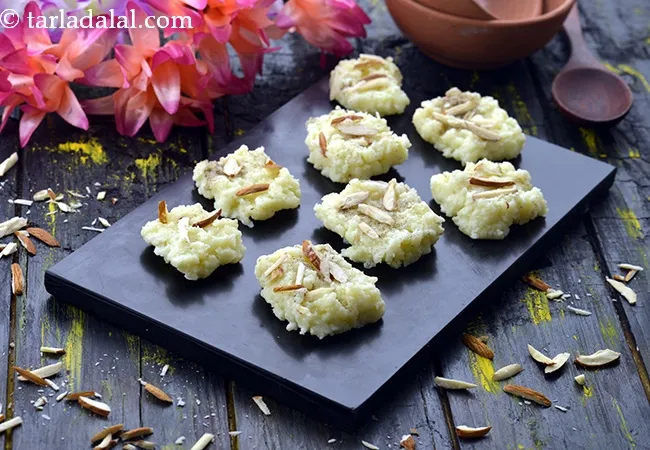 microwave kalakand recipe | kalakand in 5 minutes | Indian sweet kalakand | kalakand with milk powder in microwave |