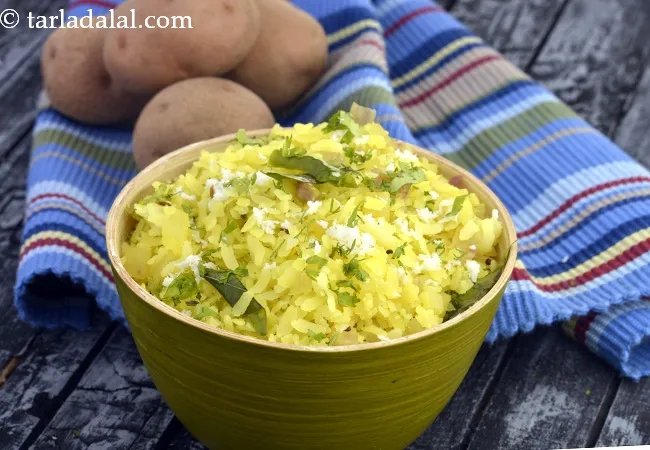 microwave poha recipe | batata poha in microwave | microwave aloo poha | microwave poha - quick breakfast recipe