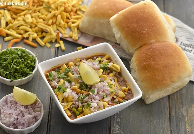 misal recipe | spicy Kolhapuri misal | how to make Maharashtrian misal