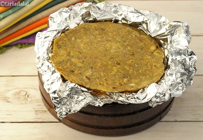 mixed sprouts and bajra roti recipe | bajra sprouts roti | easy sprouts roti | sprouts roti for weight loss |
