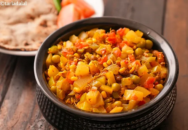mixed sprouts sabzi recipe | Jain sprouts sabzi with vegetables | healthy sprouts Indian vegetable