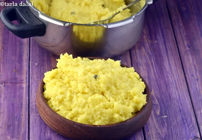 moong dal khichdi | Gujarati moong dal khichdi | how to make yellow moong dal khichdi