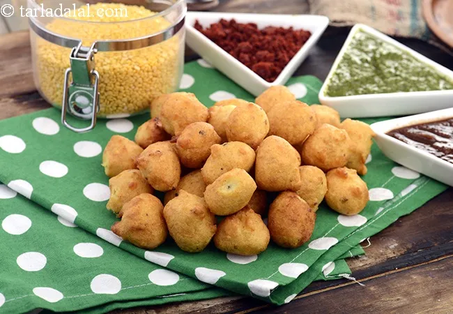 moong dal pakoda recipe | moong dal bhajiya | Mumbai street moong dal pakora | roadside pakora |