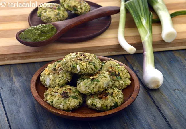 moong sprouts and spring onion tikki recipe | diabetic friendly moong sprouts cutlet | healthy moong tikki | moong sprout cutlet Indian snack |