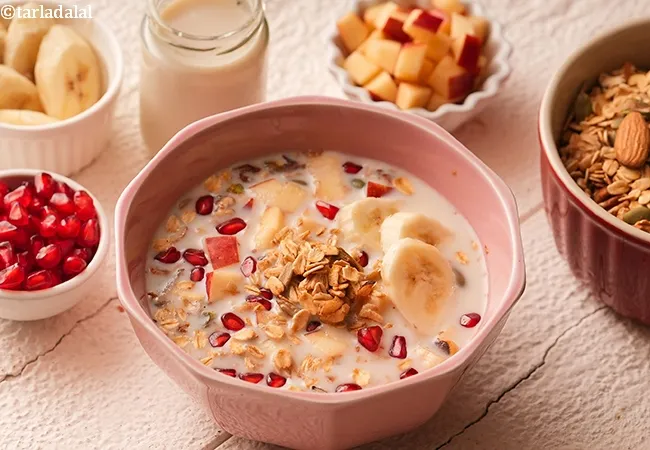 muesli recipe | muesli with fresh fruits | Indian style muesli with milk and fruits | healthy breakfast muesli |