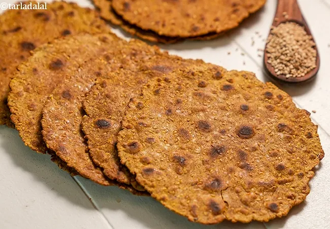 nachni sesame khakhra recipe | nachni til khakhra | homemade ragi khakhra | healthy tasty nachni khakhra |