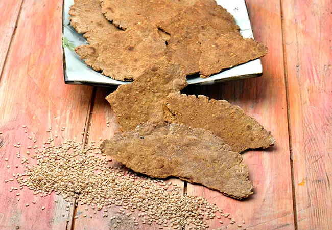 Nachni Sesame Khakhra ( Iron and Calcium Rich Recipe )