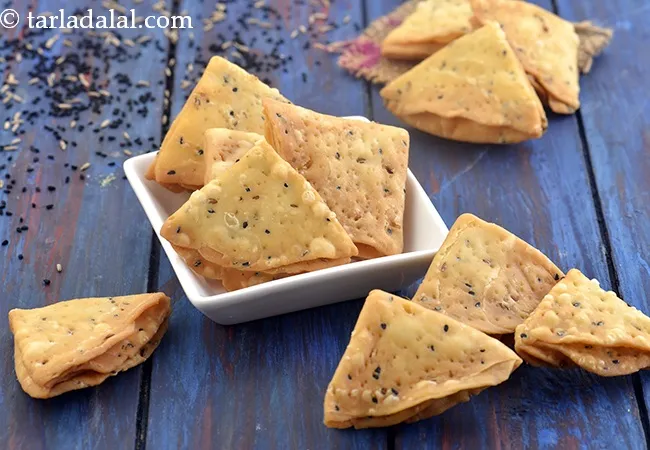 nimki recipe | Bengali jar snack | crispy Bangla nimki | namak pare tea time snack