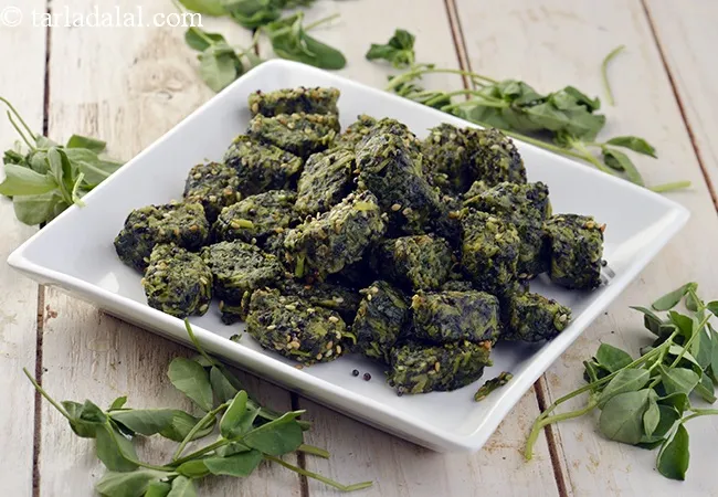 palak methi na muthia recipe | Gujarati palak methi muthia | Indian spinach and fenugreek dumplings | healthy palak methi muthia