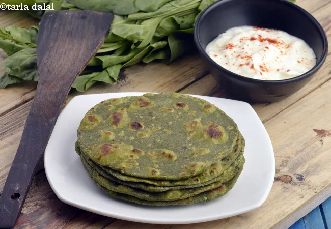 पालक पराठा रेसिपी | पंजाबी पालक पराठा | पालक परांठा | पालक का पराठा बनाने की विधि | Palak Paratha, Punjabi Palak Paratha, Spinach Paratha