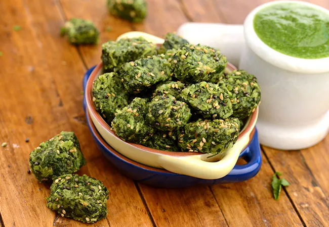  पालक मेथी ना मुठीया | गुजराती मुठिया रेसिपी | हेल्दी पालक मेथी ना मुठिया | - Palak Methi Na Muthia, Gujarati Recipe 