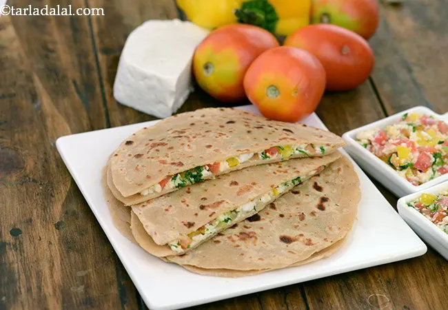  पनीर टमाटर पराठा - Paneer Tamatar Paratha 