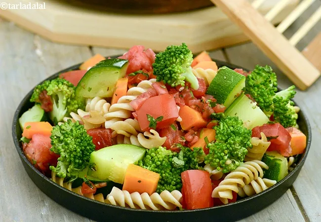pasta and vegetable salad recipe | easy Indian pasta salad with veggies | marinated pasta salad | zero oil whole wheat pasta vegetable salad |