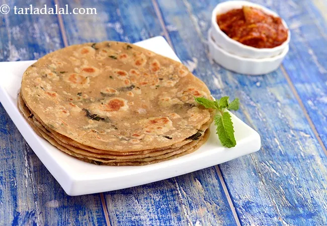 pudine ki roti recipe | Indian style mint roti | Punjabi breakfast - pudina roti | how to make pudina roti |