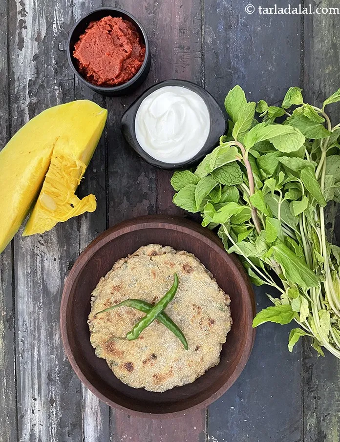 pumpkin paratha recipe | pumpkin paratha with jowar and bajra flour | healthy gluten free pumpkin roti |