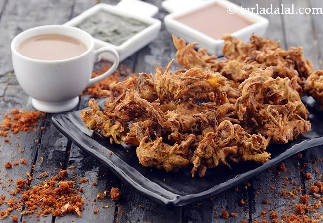कांदा भजी रेसिपी । कांदा भजिया । पायज़ के पकोडे | Kanda Bhaji, Pyaz Ke Pakode, Kanda Bhajiya