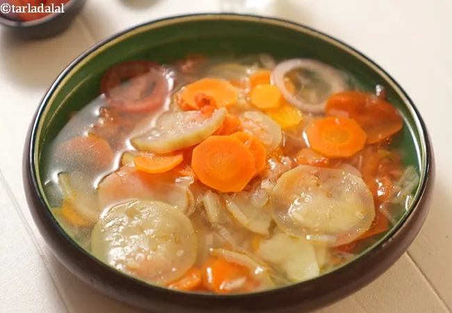 quick vegetable broth soup recipe | healthy clear Indian soup | mixed veg clear soup |