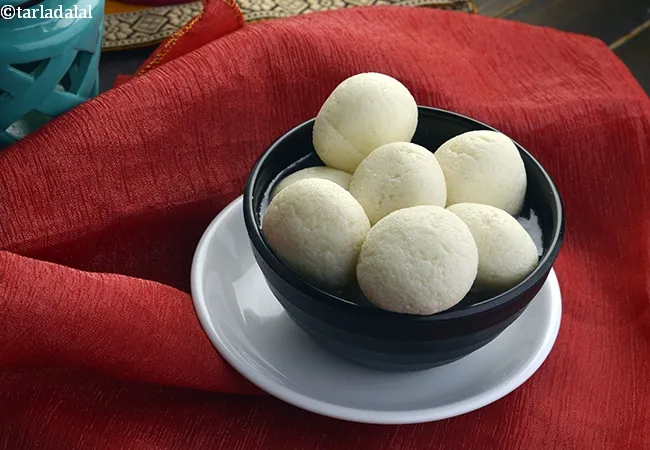 rasgulla recipe | rasgulla with homemade chenna | quick rasgulla | soft spongy Bengali rasgulla |