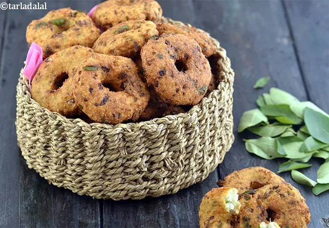 rava vada recipe | instant sooji vada | Indian style semolina vada | easy suji vada