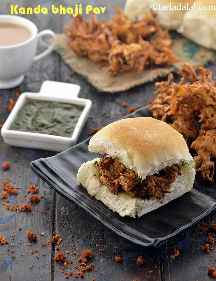 Kanda Bhaji Pav ( Mumbai Roadside Recipes ), Kanda Bhaji