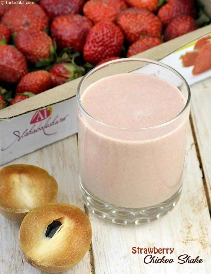 Strawberry Chickoo Shake recipe